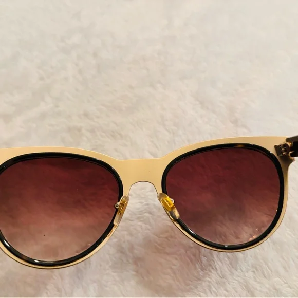 Versace women’s sunglasses with case
